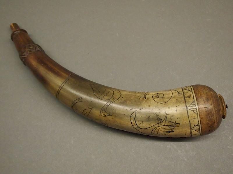 Appraisal: Early th c powder horn An early th century engraved