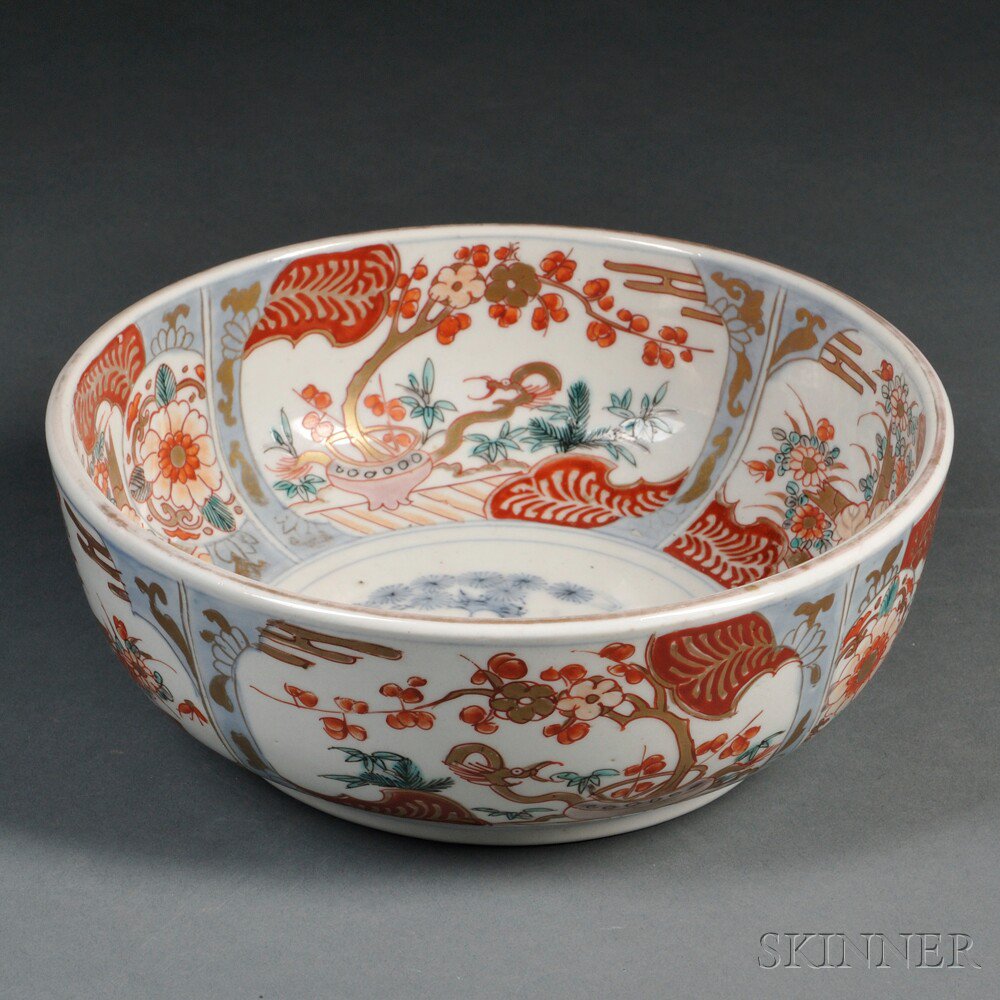 Appraisal: Kutani Bowl China th century the interior well painted in