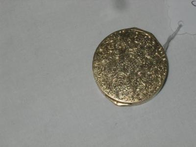 Appraisal: A CONTINENTAL CT GOLD PILL BOX of circular form with