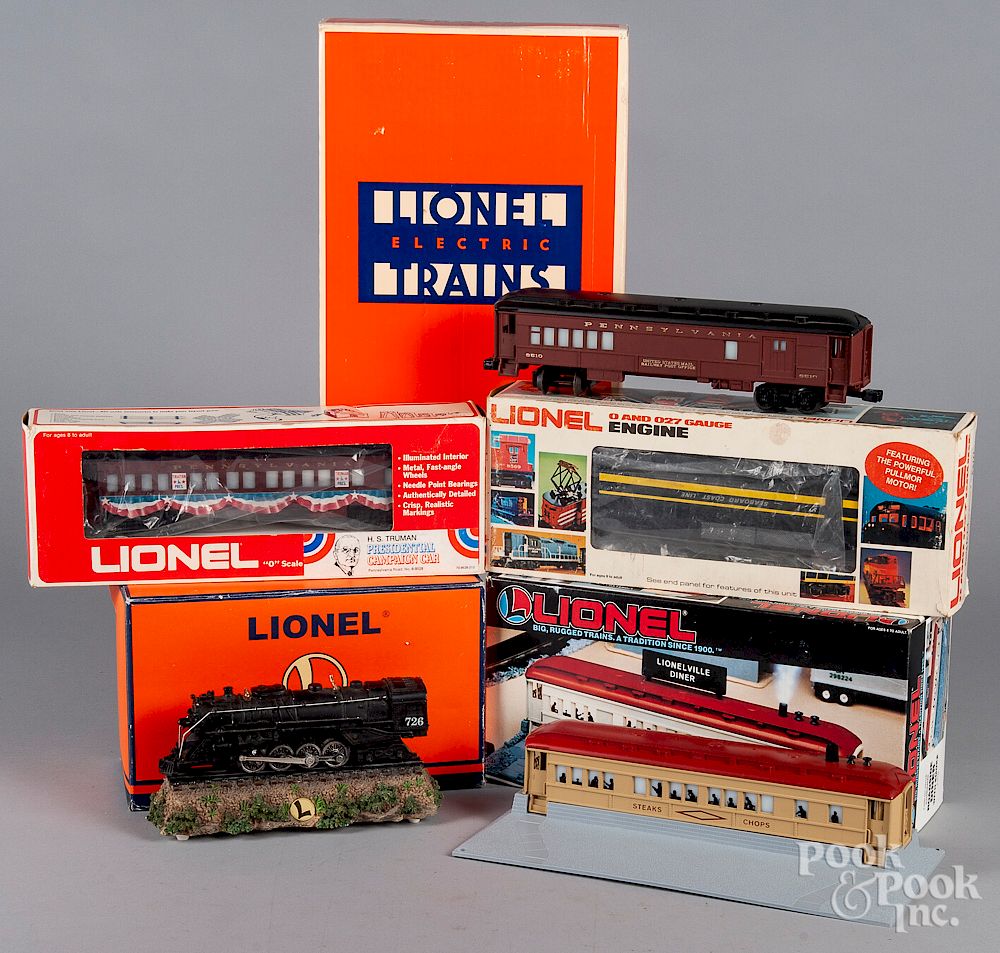 Appraisal: Group of miscellaneous Lionel trains etc Group of miscellaneous Lionel