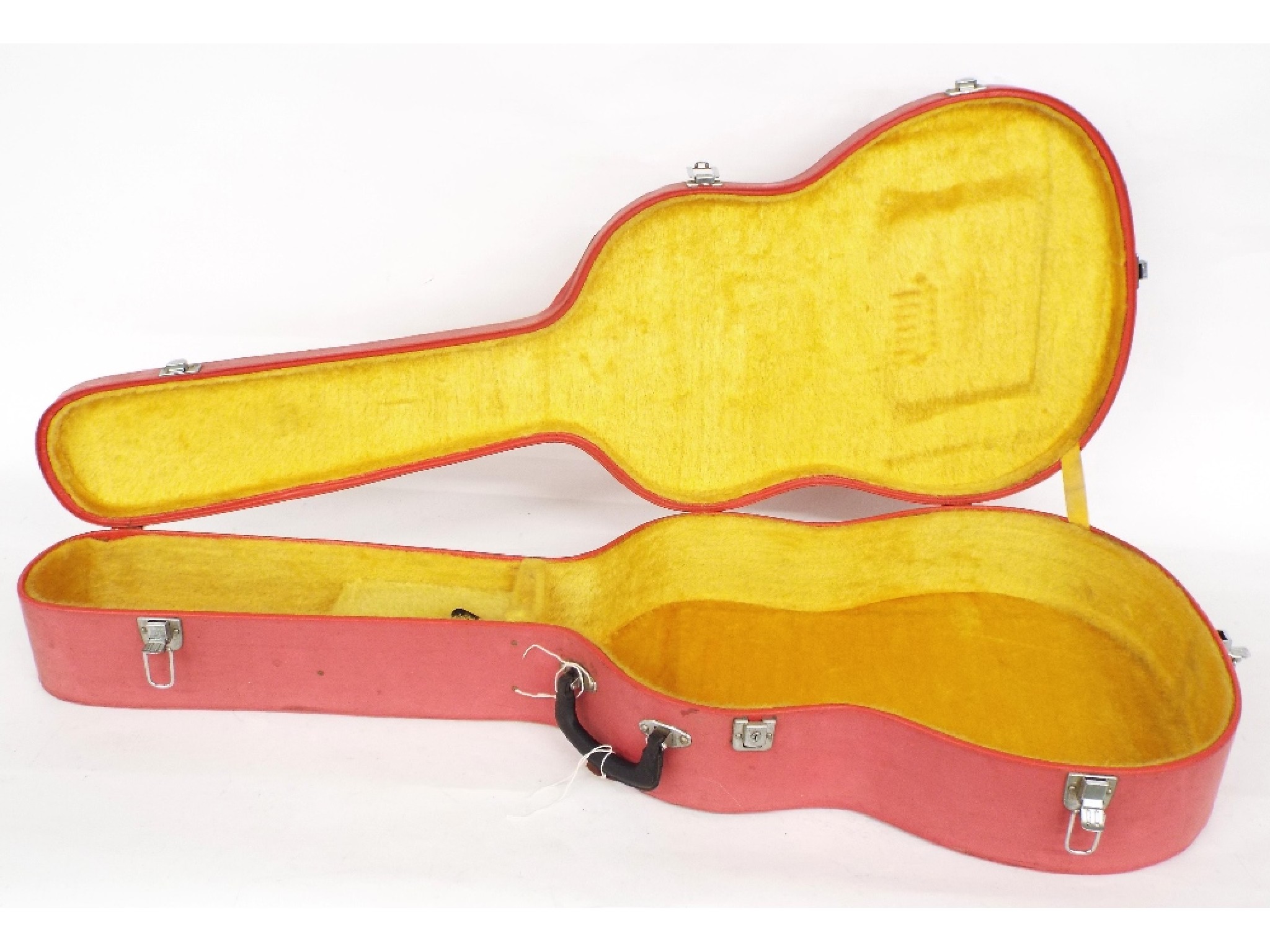 Appraisal: Vintage Kay acoustic guitar hard case with pink exterior and