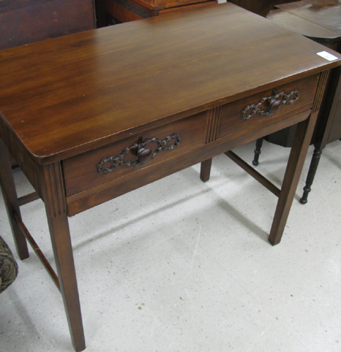 Appraisal: FEDERAL STYLE MAHOGANY DRESSING TABLE American c 's having a