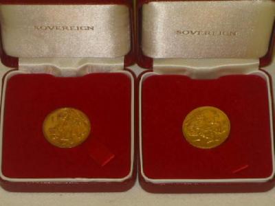 Appraisal: TWO GOLD SOVEREIGNS dated and each in red presentation case