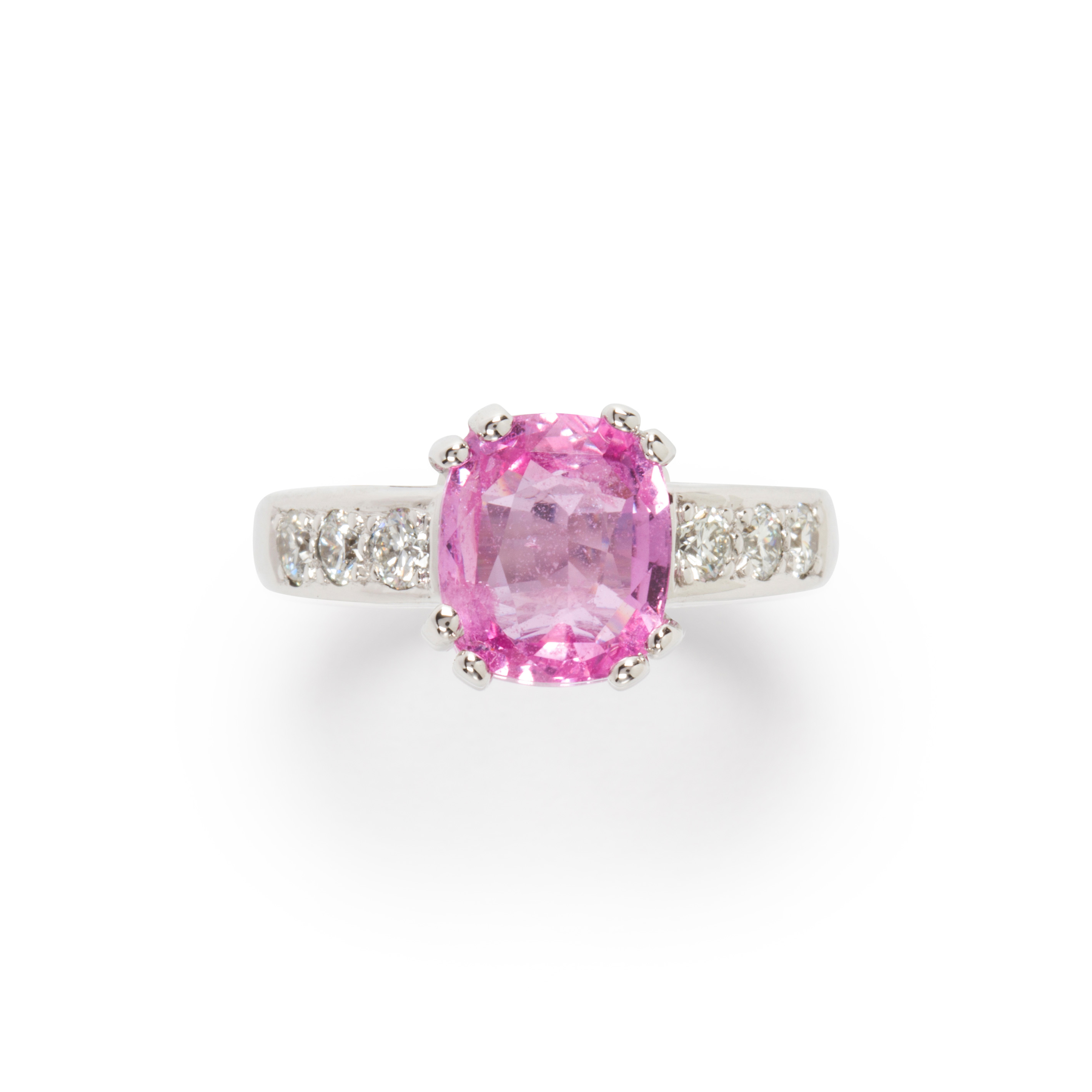 Appraisal: A PINK SAPPHIRE DIAMOND AND EIGHTEEN KARAT WHITE GOLD RING