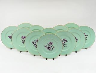 Appraisal: SET OF TWELVE ROYAL WORCESTER PORCELAIN SERVICE PLATES English Designed