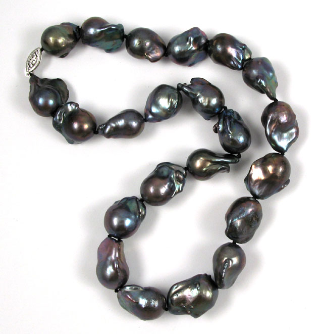 Appraisal: FRESHWATER BAROQUE PEARL NECKLACE strung with gray baroque pearls with