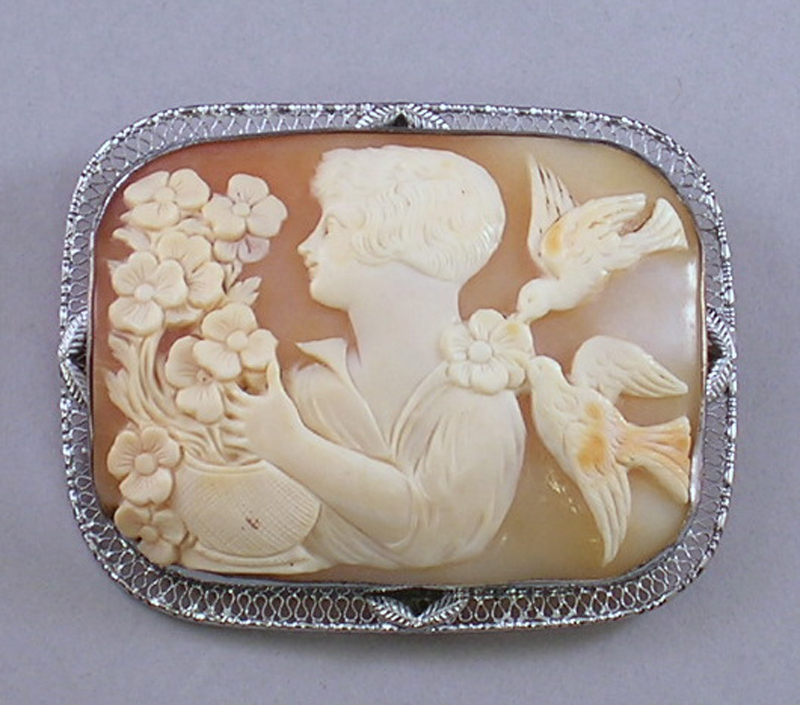 Appraisal: Shell-carved Cameo Brooch wd in