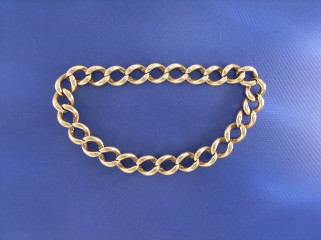 Appraisal: A ct gold curb link bracelet length cm gms