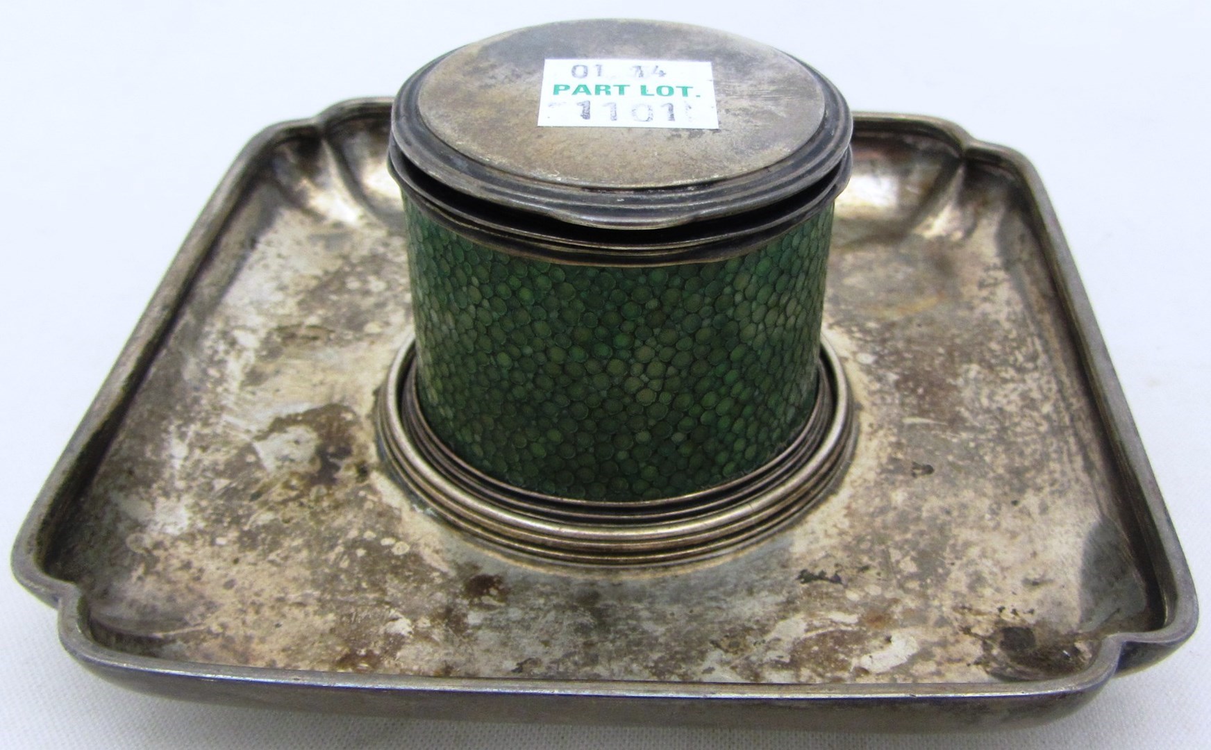 Appraisal: A shagreen hinge lidded vesta box of cylindrical form with