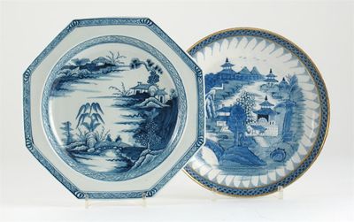 Appraisal: A Chaffers Liverpool octagonal plate painted in blue with two