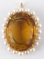 Appraisal: A yellow metal tests carat gold citrine and cultured pearl