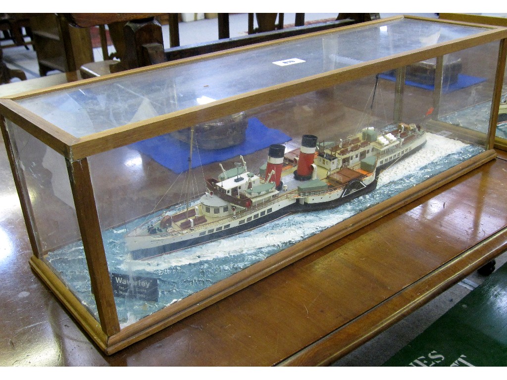 Appraisal: Model of the PS Waverley in glass case