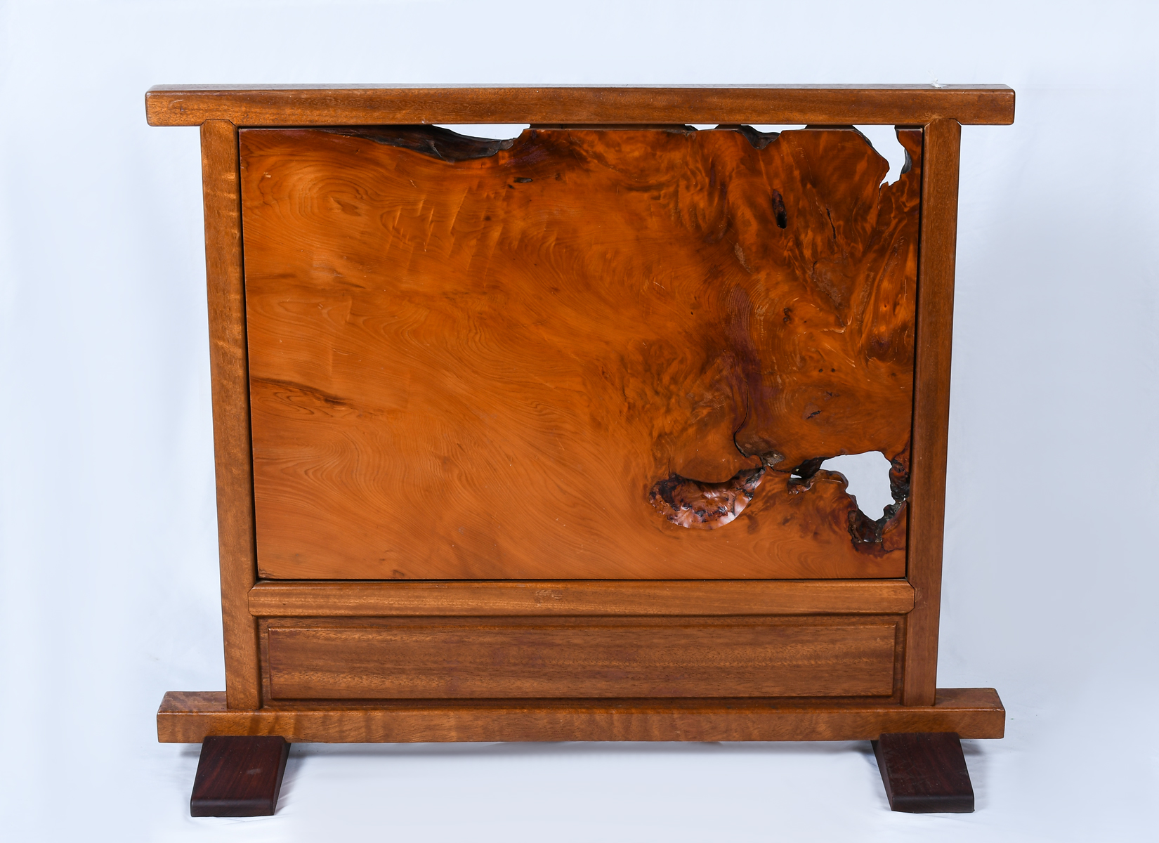 Appraisal: NAKASHIMA STYLE WOODEN SCREEN SCULPTURE Framed Burlwood slab Mid-century Modern