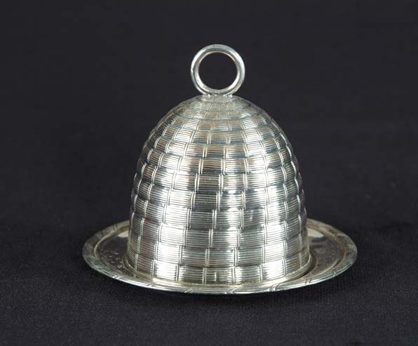 Appraisal: INTERESTING SILVER PLATED BEE HIVE FORM COVERED DISH Two-piece with