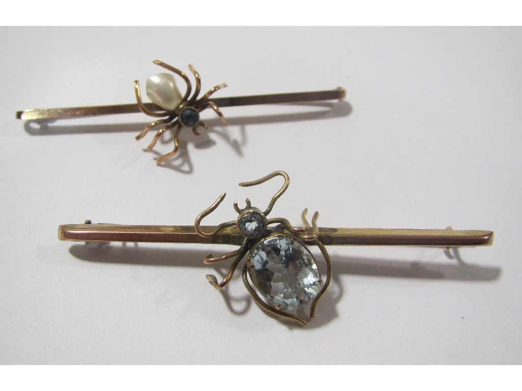 Appraisal: Two Edwardian ct gold spider bar brooches each brooch with