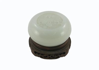 Appraisal: A Chinese pale celadon jade circular box and cover carved