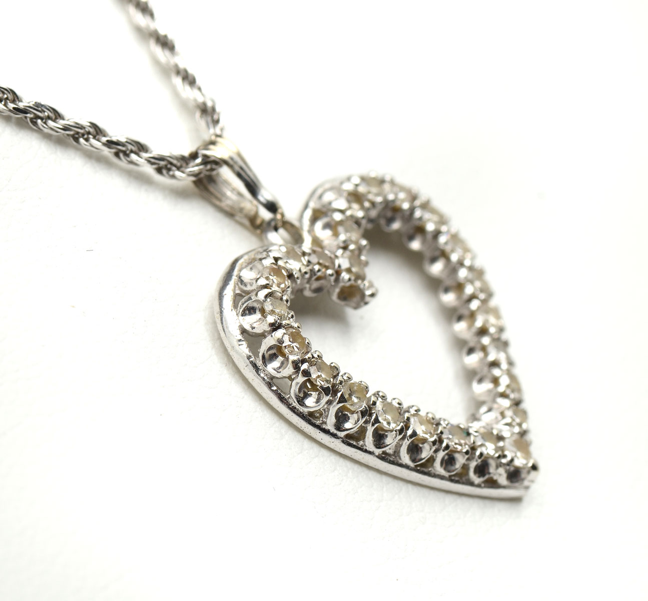 Appraisal: K DIAMOND HEART PENDANT CHAIN K white gold heart pendant