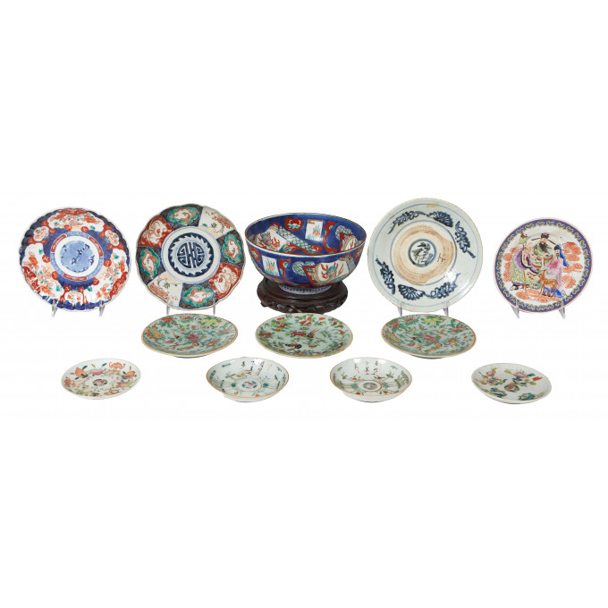 Appraisal: Group of Twelve Pieces of Oriental Porcelain th c consisting