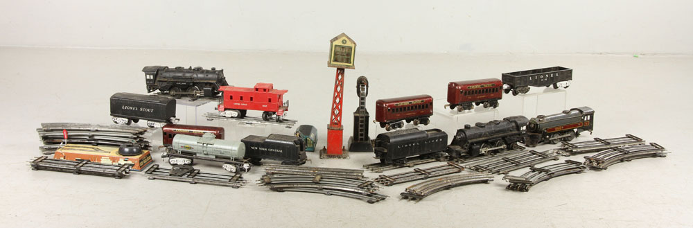 Appraisal: - Antique Lionel Train Set Antique Lionel train set in