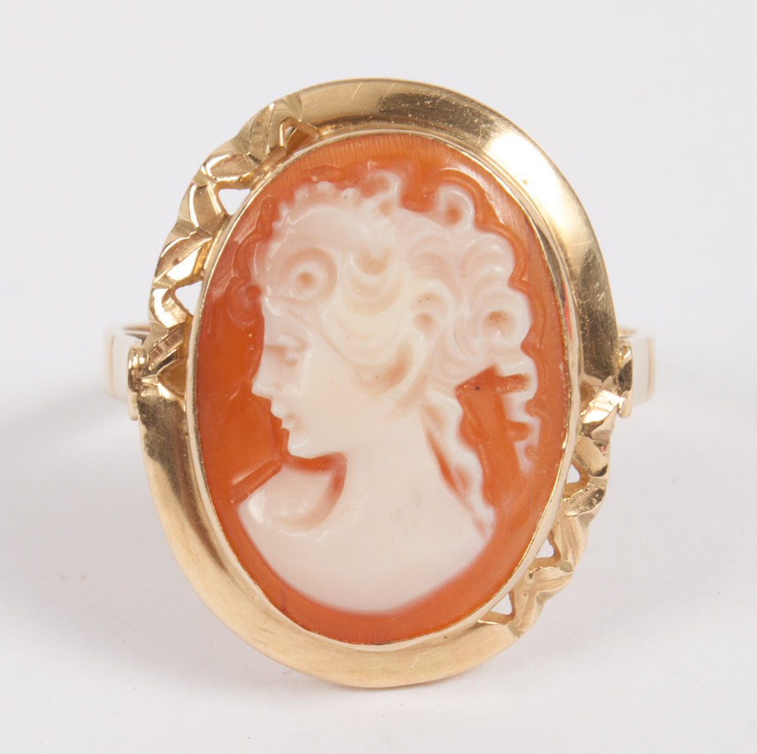 Appraisal: Lady's K gold cameo ring size grams