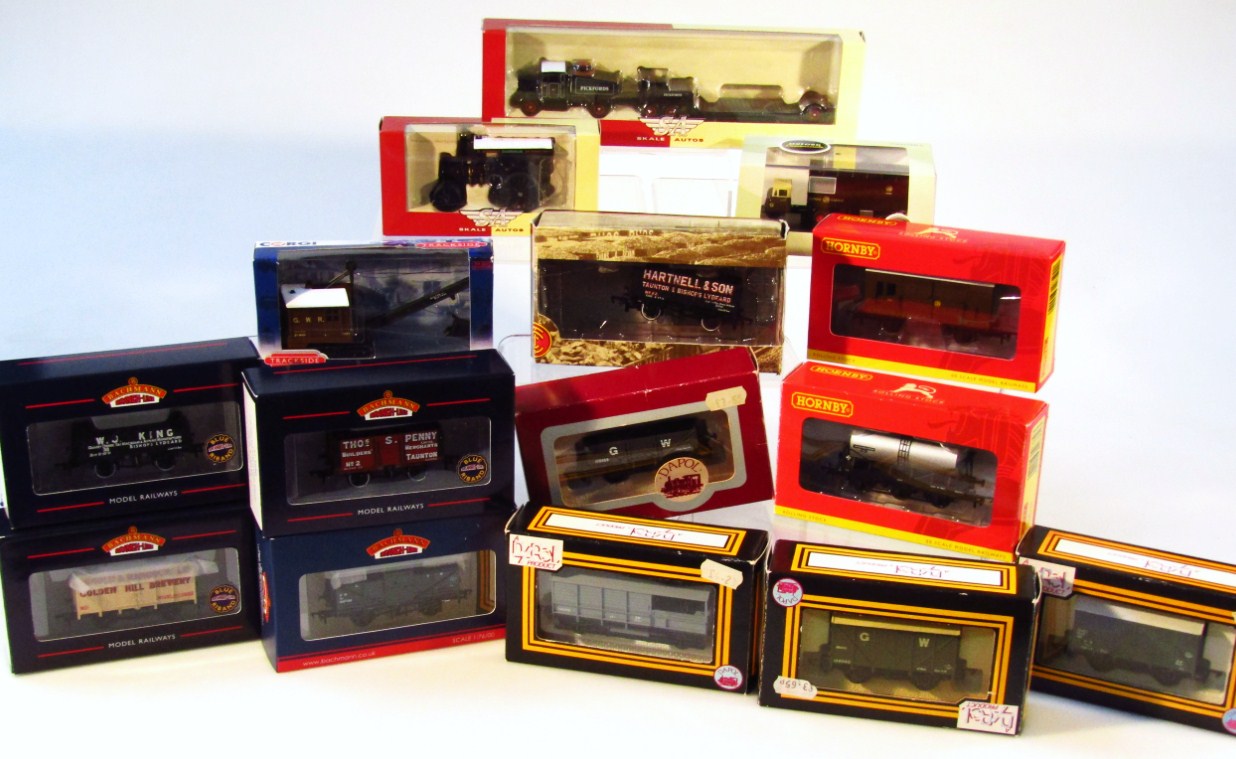 Appraisal: Various OO-gauge items to include Bachmann Hornby etc GWR horse