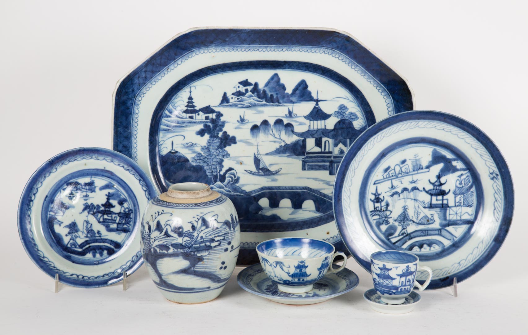 Appraisal: pieces Chinese Export Canton porcelain articles mid late th century