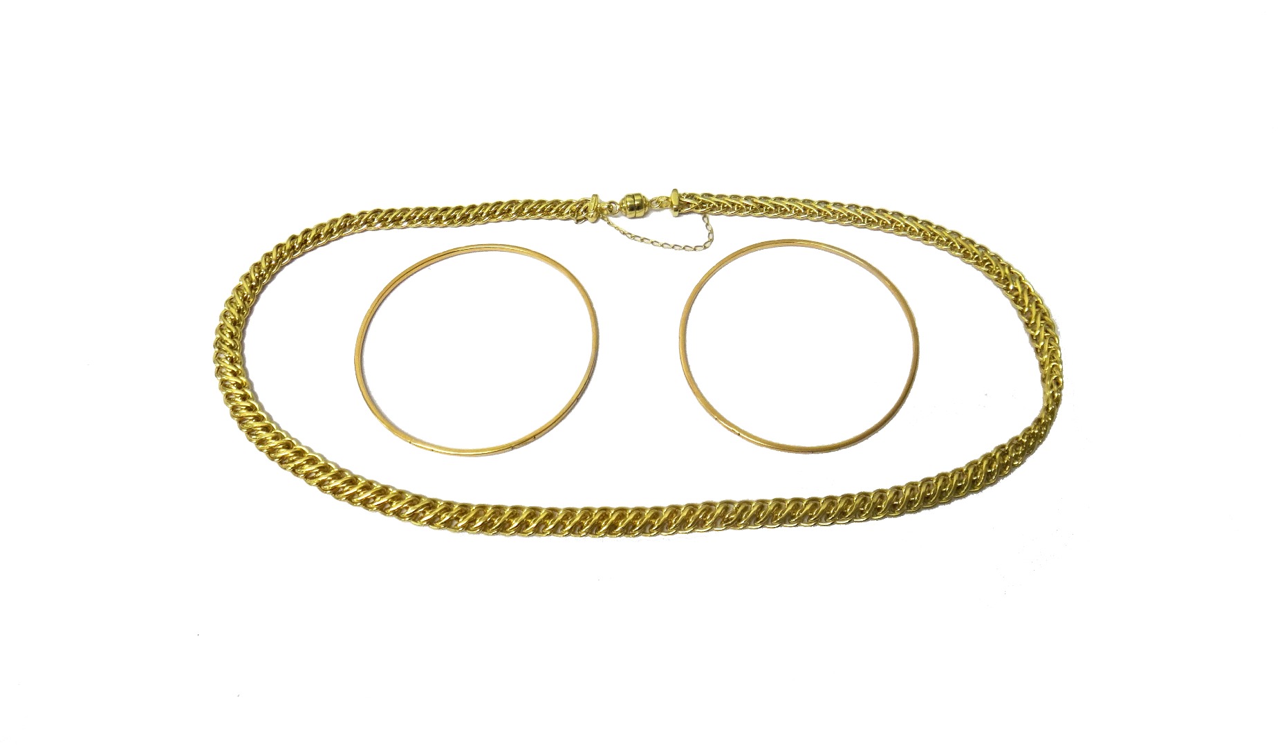 Appraisal: A ct gold necklace in an interwoven scrolling linkage design