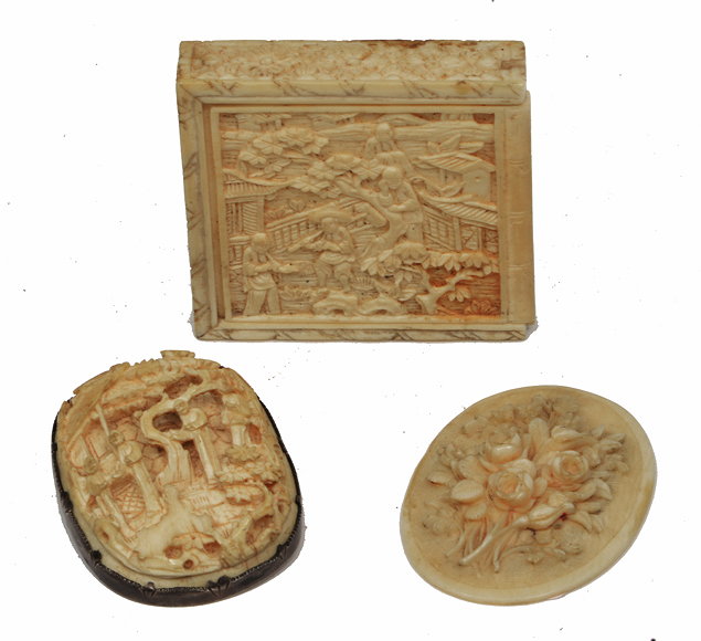 Appraisal: A TH CENTURY CANTONESE CARVED IVORY BOX with a sliding