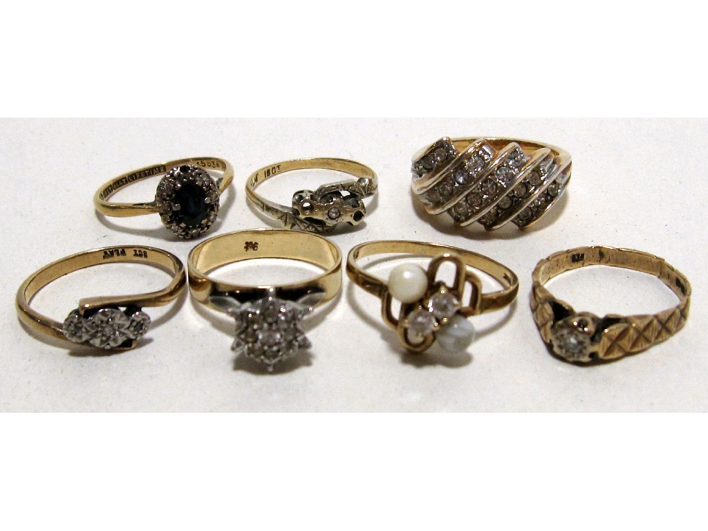 Appraisal: Seven various gold rings - five with diamonds