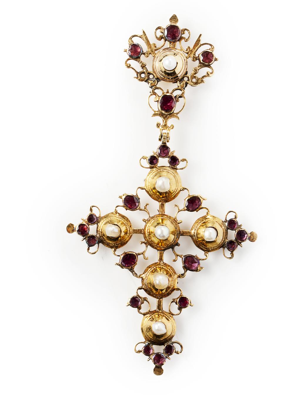 Appraisal: A th century Italian pearl and garnet set pendant the