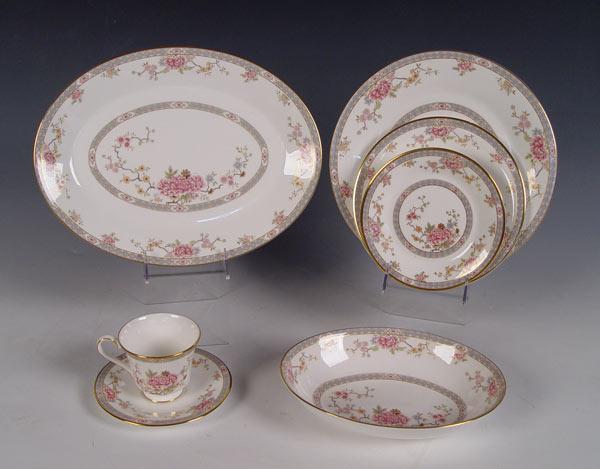 Appraisal: ROYAL DOULTON ''CANTON'' FINE CHINA Approx pieces to include dinner