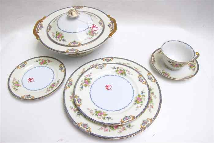 Appraisal: PIECE JAPANESE MIETO CHINA SET having a yellow band with