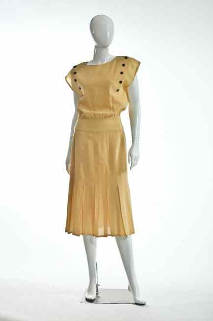 Appraisal: CHLO YELLOW DRESS s With pleated skirt the bodice with