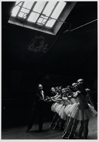 Appraisal: EISENSTAEDT ALFRED - Swan Lake Rehearsal Grand Opera de Paris