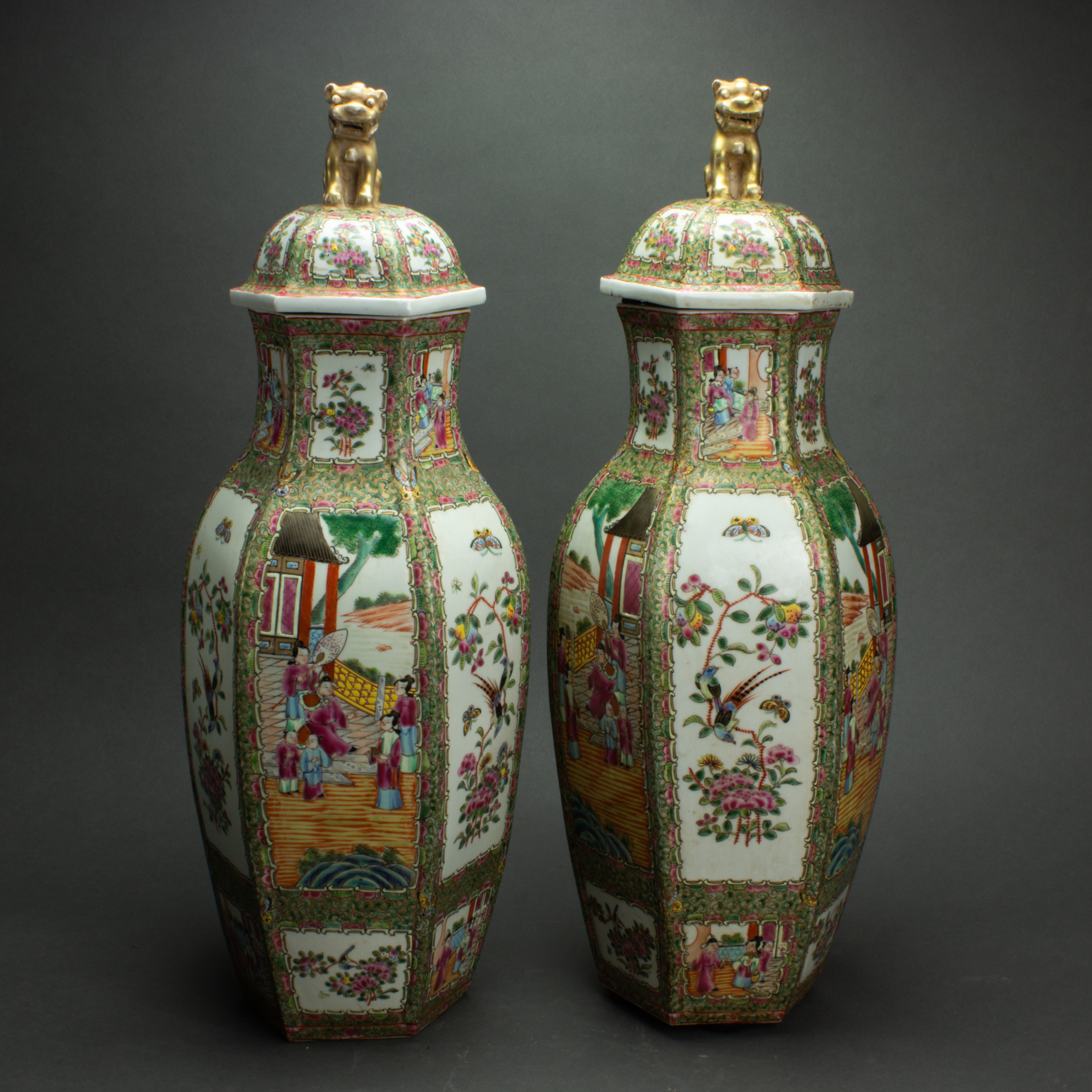 Appraisal: PAIR OF CHINESE CANTON ROSE MEDALLION JARS Pair of Chinese