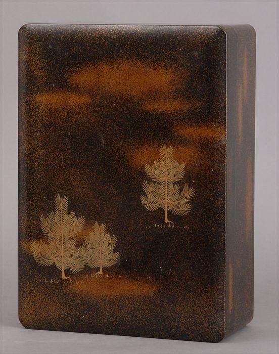 Appraisal: JAPANESE LACQUER RECTANGULAR BOX AND COVER The cover with pine