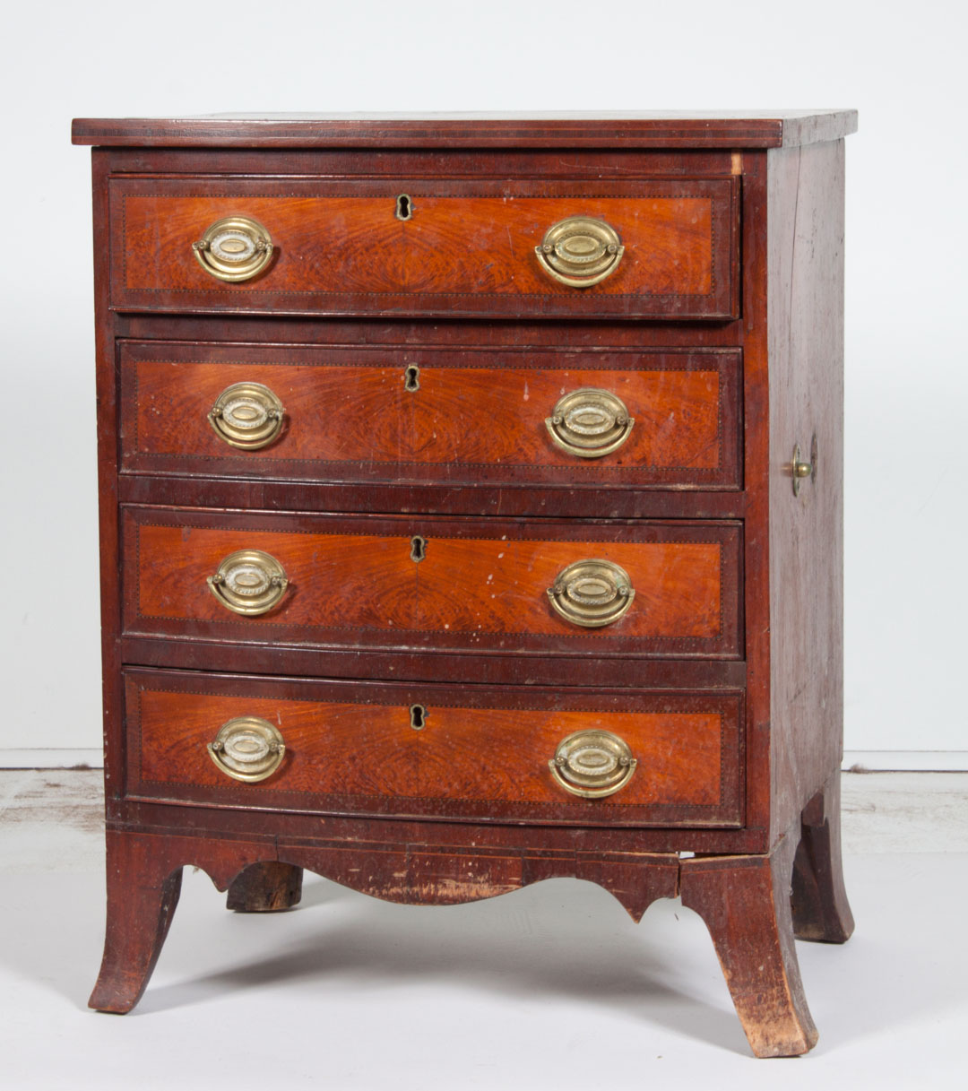 Appraisal: a Federal mahogany bachelor's chest first quarter- th century diminutive