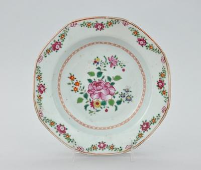 Appraisal: A Chinese Export Porcelain Dish th Century The deep dish