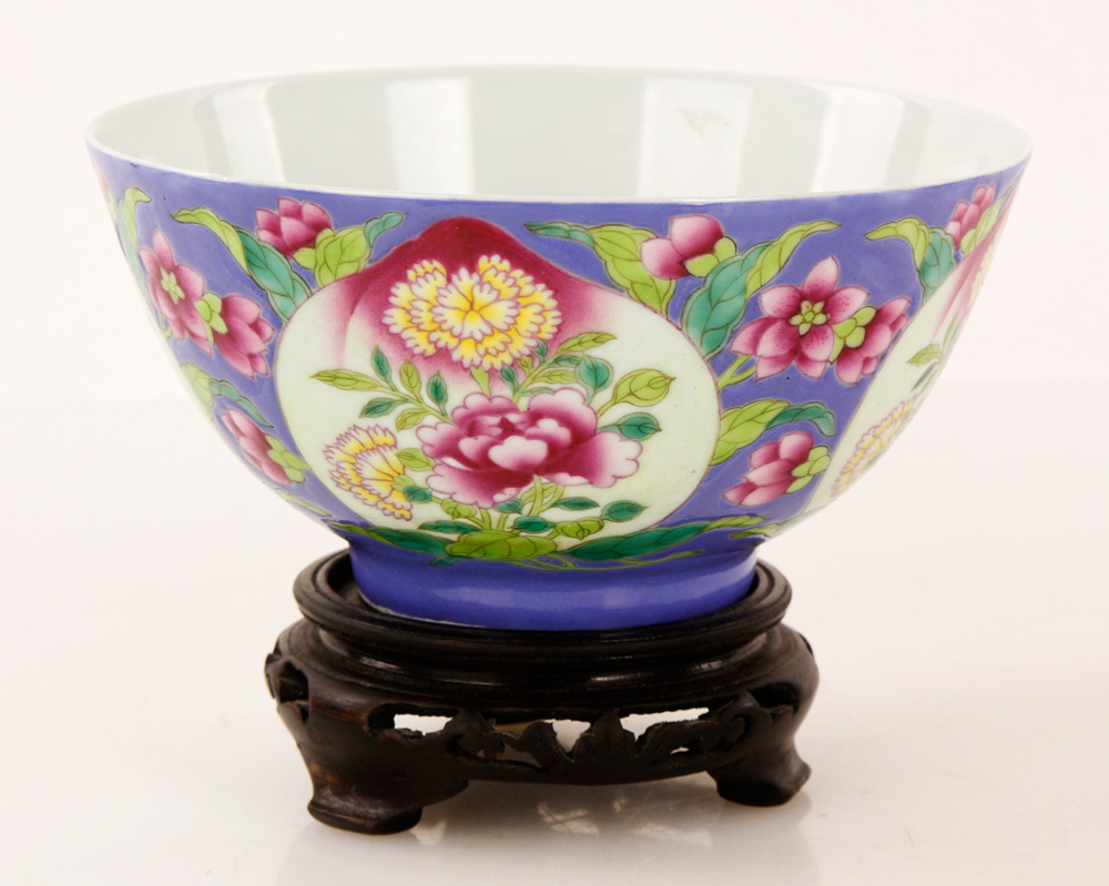 Appraisal: - Famille Rose Porcelain Bowl Famille rose porcelain bowl China