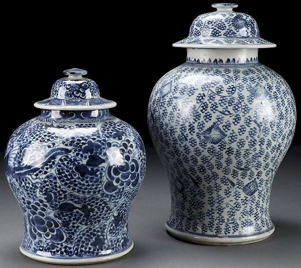 Appraisal: A PAIR OF CHINESE BLUE AND WHITE COVERED JARS A