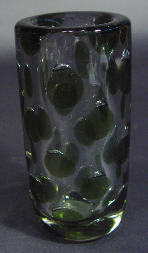 Appraisal: Nuutajarvi Notsjo Panteri clear glass vase with internal green control