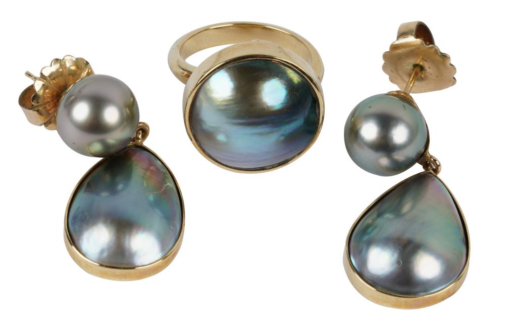 Appraisal: KARAT YELLOW GOLD BLACK PEARL EARRINGS RINGthe ring centering one