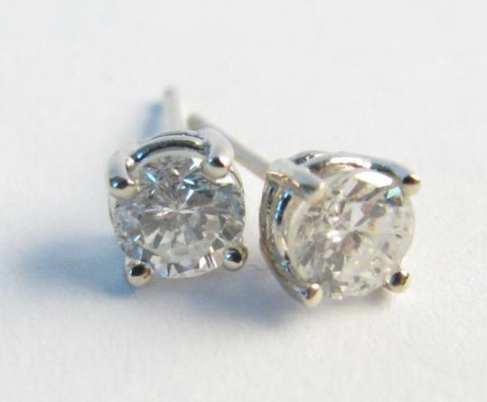 Appraisal: A pair of K White gold diamond stud earrings round