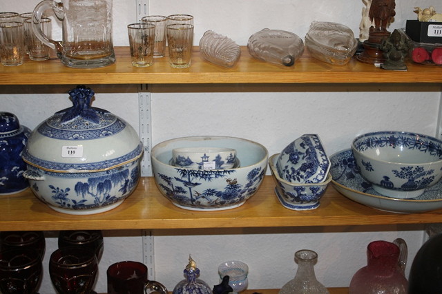 Appraisal: A CHINESE BLUE AND WHITE PORCELAIN CIRCULAR TUREEN with pierced