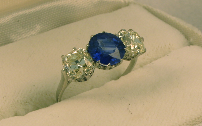 Appraisal: SAPPHIRE DIAMOND AND EIGHTEEN KARAT WHITE GOLD RING set with