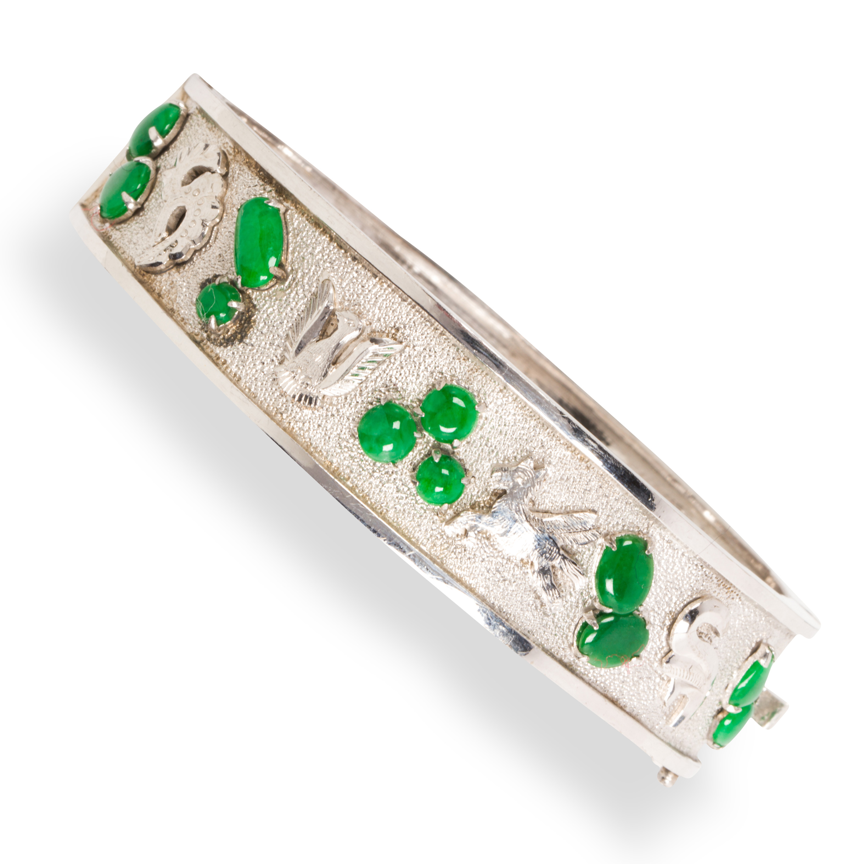 Appraisal: A JADEITE AND EIGHTEEN KARAT WHITE GOLD BRACELET A jadeite