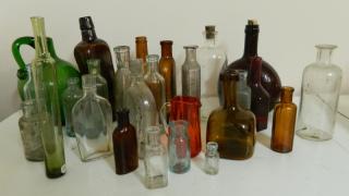 Appraisal: Miscellaneous bottles Miscellaneous- various colors including clear aqua amber green