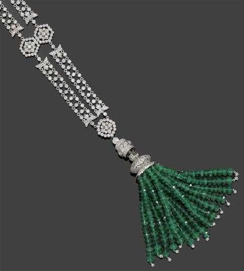 Appraisal: DIAMOND AND EMERALD SAUTOIR White gold Elegant stylish sautoir in