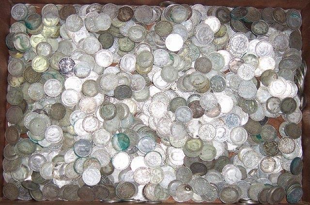 Appraisal: A large quantity of coins primarily threepenny bits