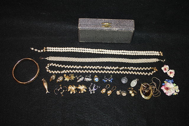 Appraisal: A COLLECTION OF MISCELLANEOUS COSTUME JEWELLERY including a gilt bangle